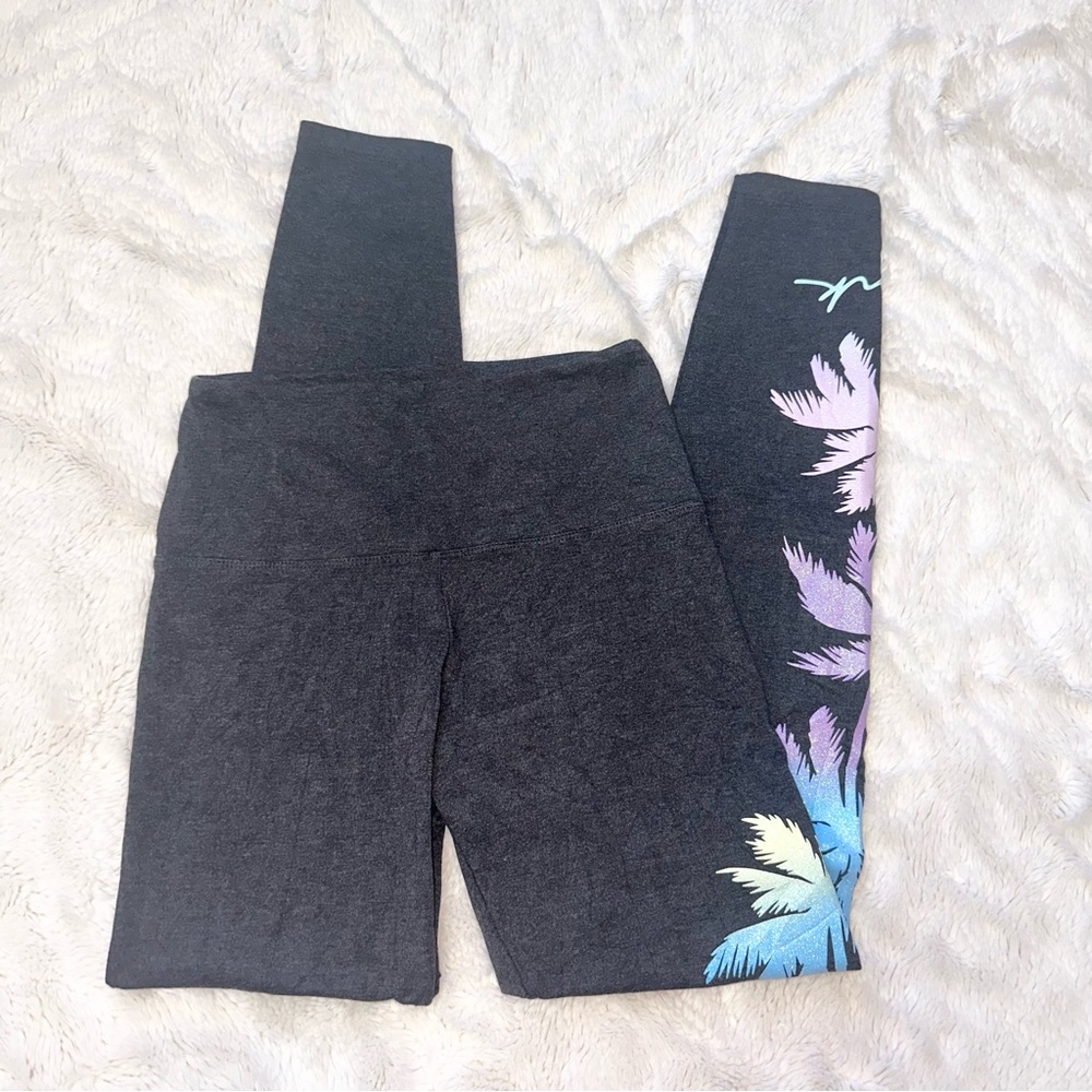 Victoria’s Secret PINK Tropical High Waisted Cotton Leggings! - Picture 2 of 6